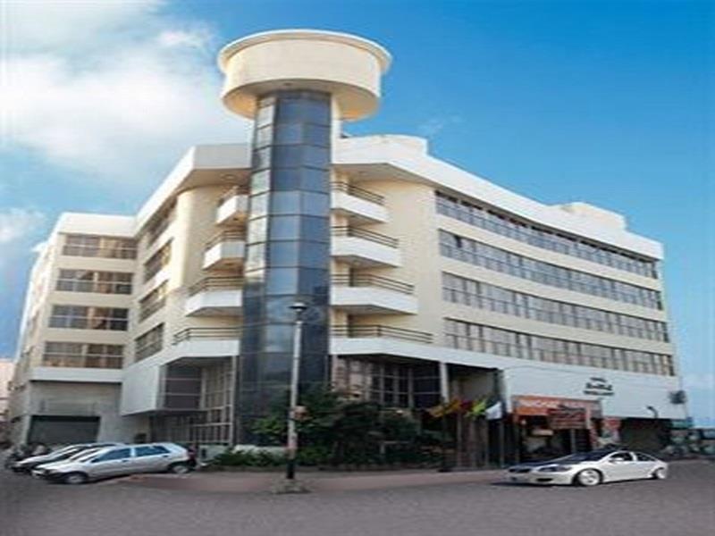 Central Beacon Hotel Surat Exteriör bild